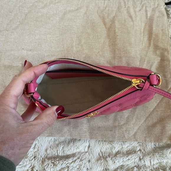 Gucci Matelassé with GG Shoulder Bag - Picture 13 of 16